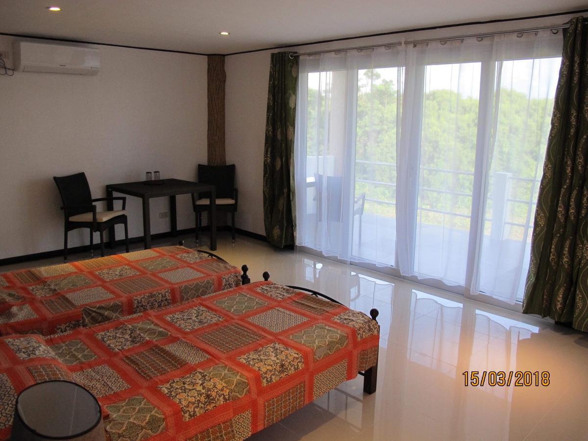 Cabilao Sunset Dive & Beach Resort Loon Bagian luar foto