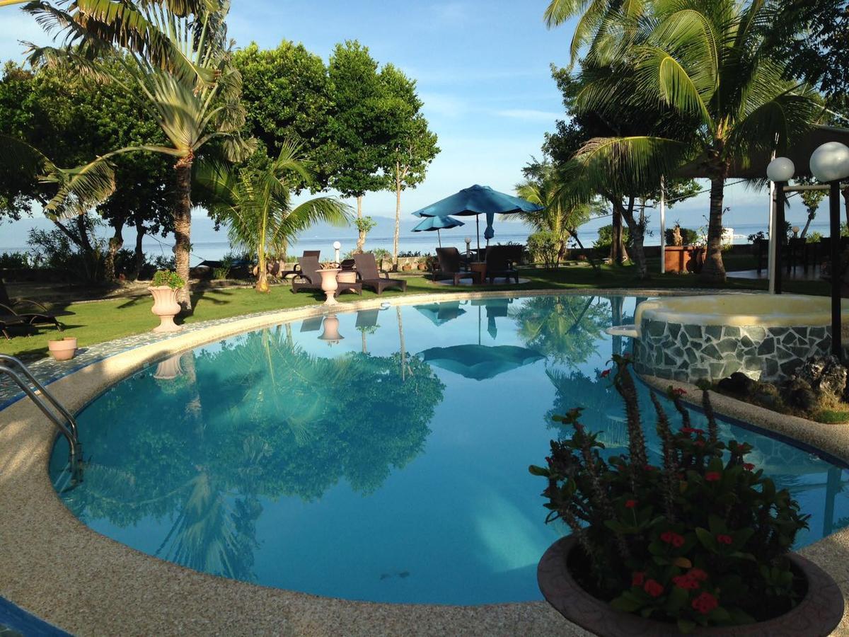Cabilao Sunset Dive & Beach Resort Loon Bagian luar foto