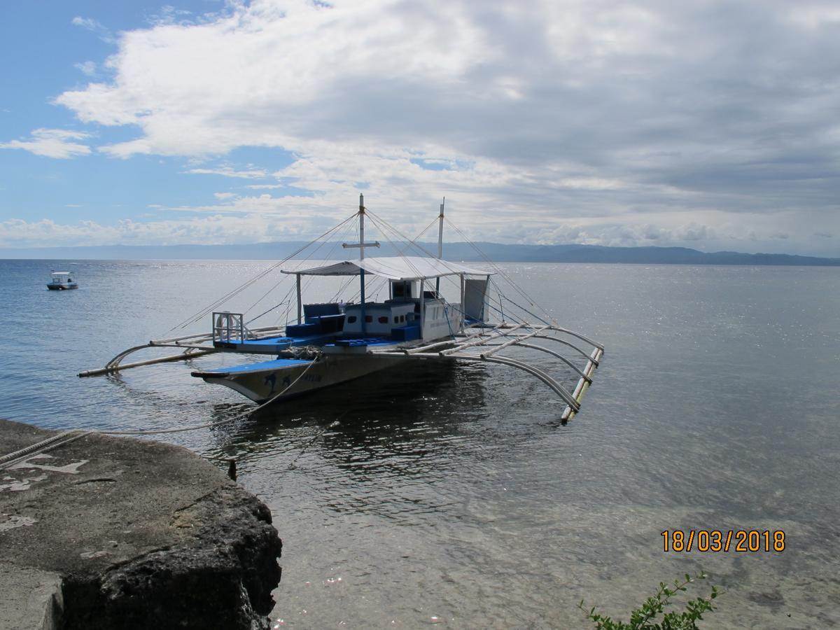 Cabilao Sunset Dive & Beach Resort Loon Bagian luar foto