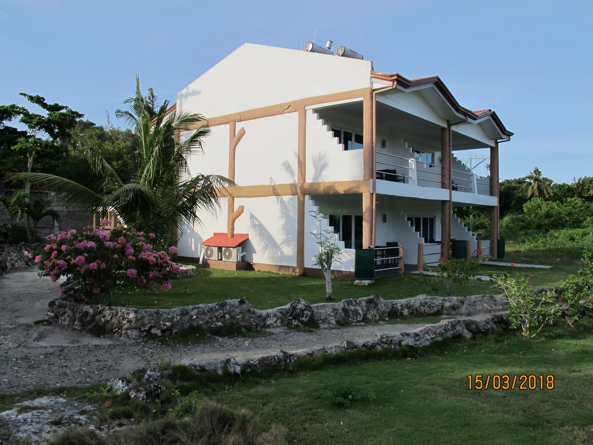 Cabilao Sunset Dive & Beach Resort Loon Bagian luar foto