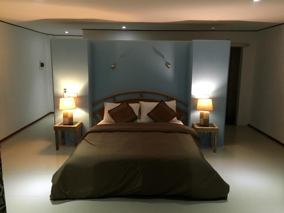 Cabilao Sunset Dive & Beach Resort Loon Bagian luar foto